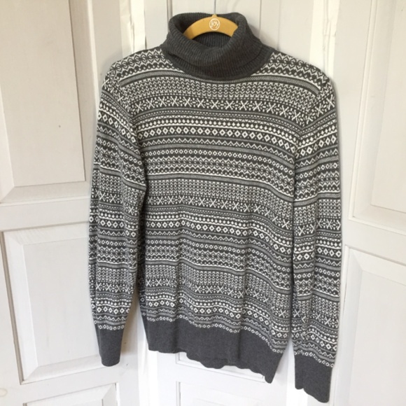 L.L. Bean Gray Patterned Turtleneck Sweater - Picture 7 of 16